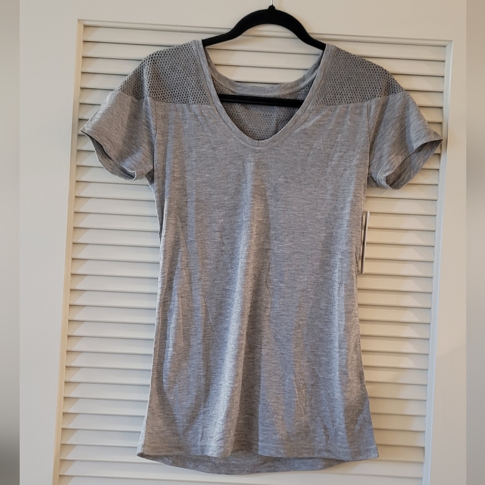 2xist- (NWT) Light Grey Short-Sleeve Athletic Shirt
